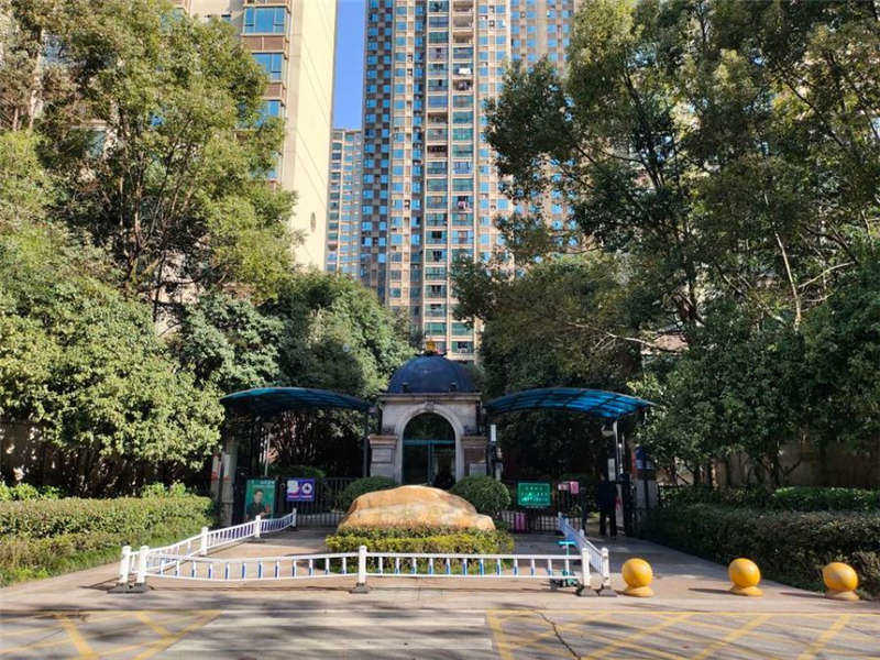 富基世紀(jì)公園法拍房41#、42#棟1606室