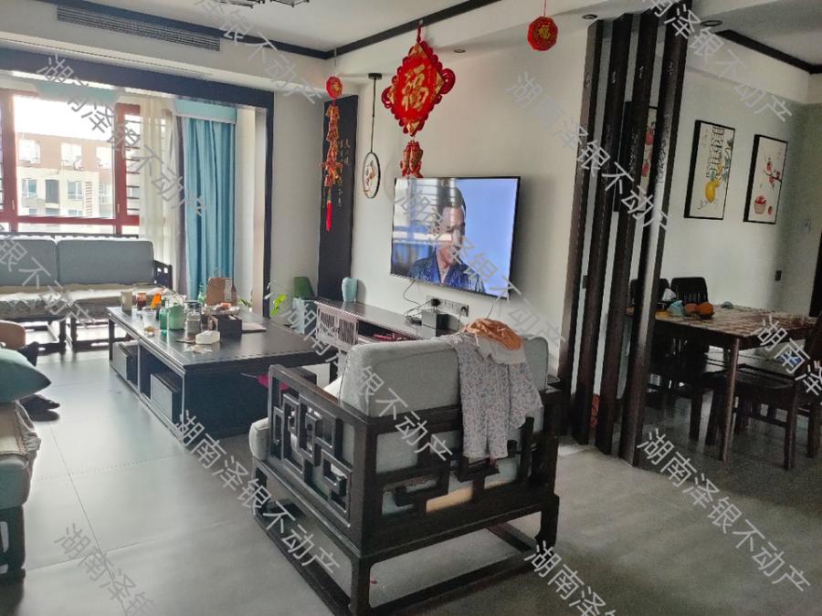 萬國(guó)城MOMA法拍房二期2號(hào)棟2704號(hào)