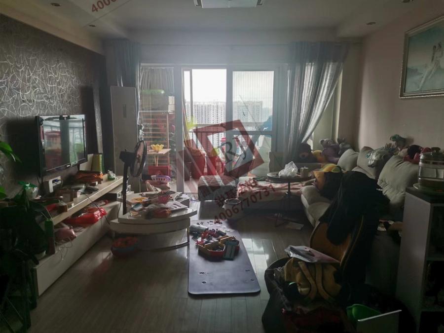 星典時(shí)代新寓法拍房5、6棟3303號(hào)