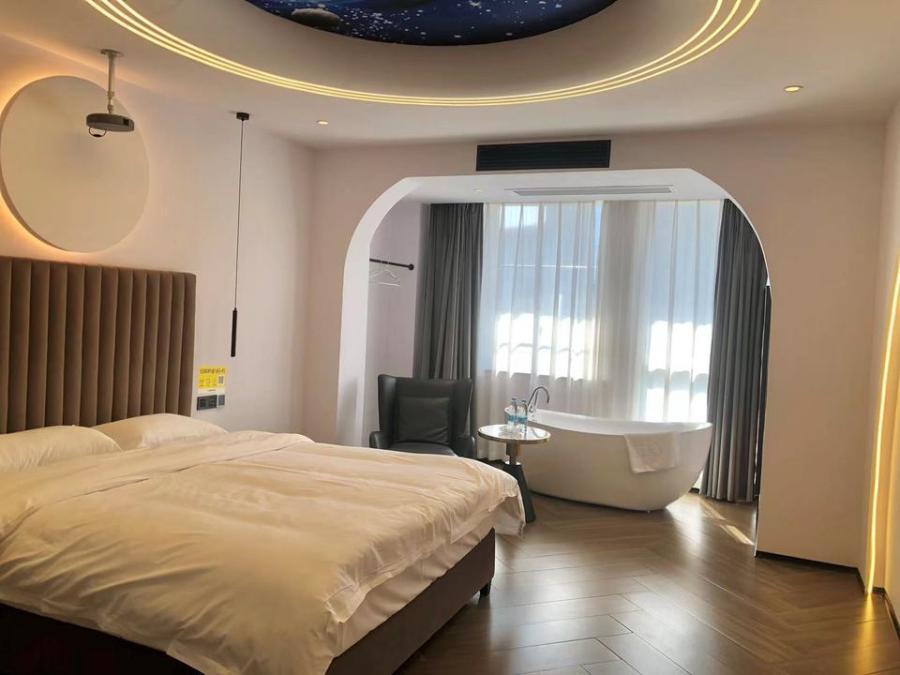 君臨國際（青和購物中心）法拍房A、B棟1619號(hào)