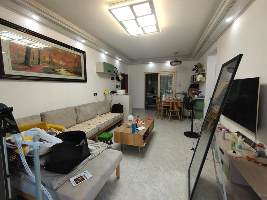 麓谷小鎮(zhèn)（樂(lè)谷園）法拍房4棟1806號(hào)及房屋內(nèi)的家具、家電及其它附屬物品等財(cái)產(chǎn)