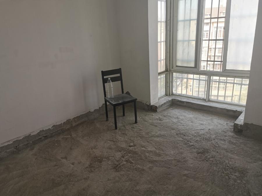 鄱陽小區(qū)法拍房豐華苑4棟703號(hào)