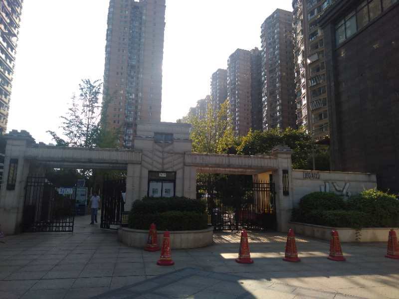 金澤園小區(qū)法拍房二期8、9棟304室