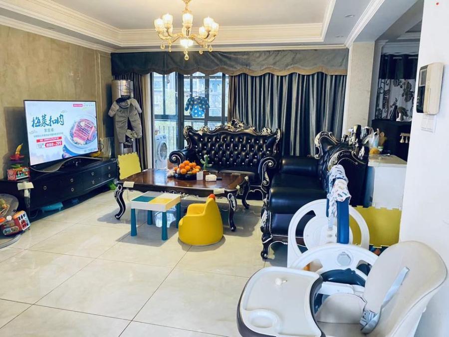 恒基凱旋門法拍房2期17、18棟402號(hào)