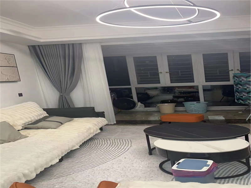 富基世紀(jì)公園法拍房73-74棟808室及房屋內(nèi)現(xiàn)有的家具 、家電