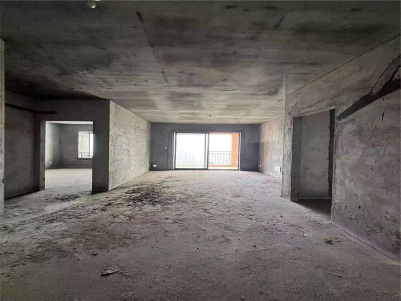 三一街區(qū)法拍房一期4、5棟2602號及地下室-1336號不動(dòng)產(chǎn)（實(shí)勘地庫車位編號C073）