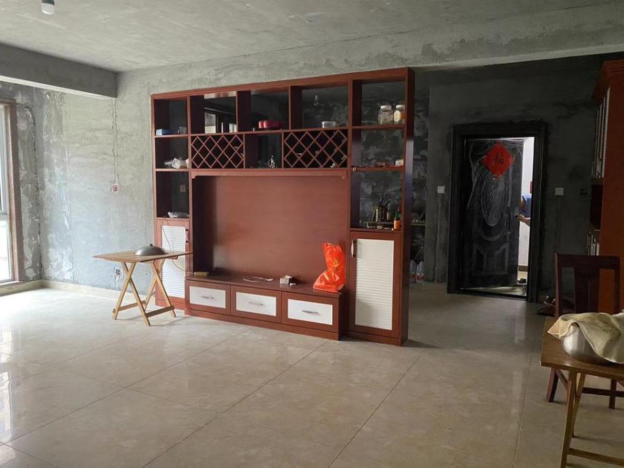 麗發(fā)新城法拍房二期30棟101號（雙學區(qū)）