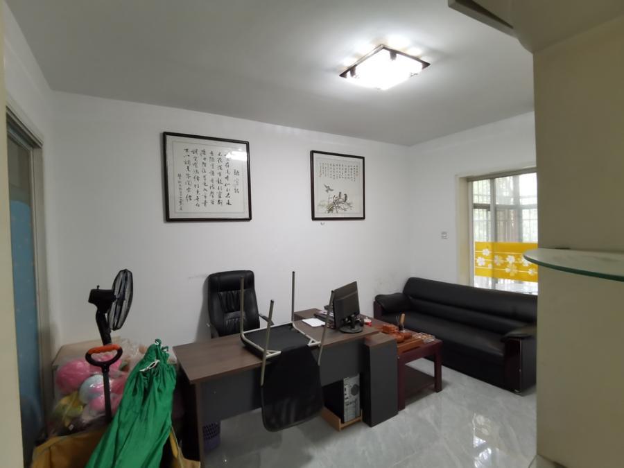 香海西岸法拍房B01、02、03棟208房