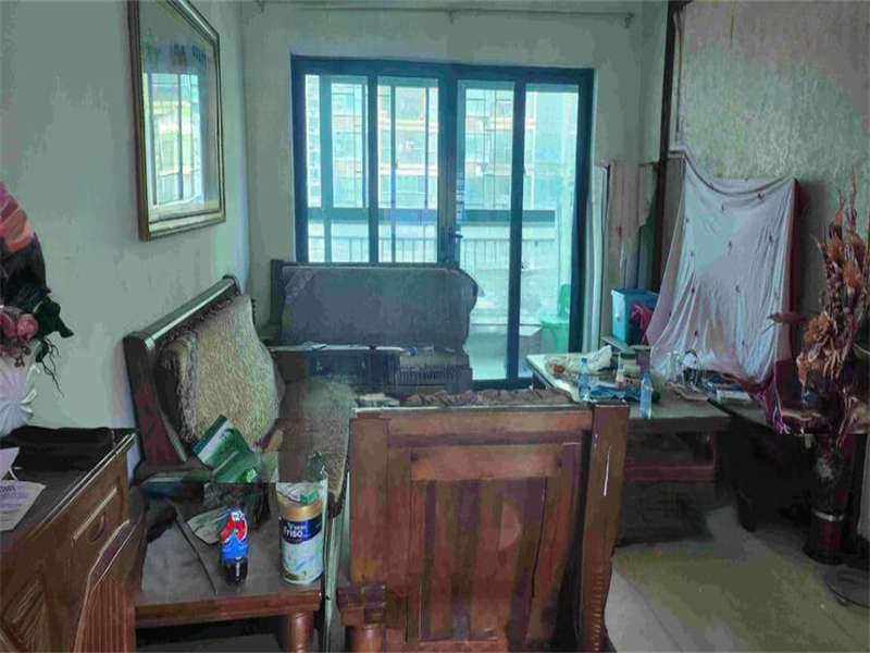 恒大綠洲法拍房6、7、8棟1604號(hào)