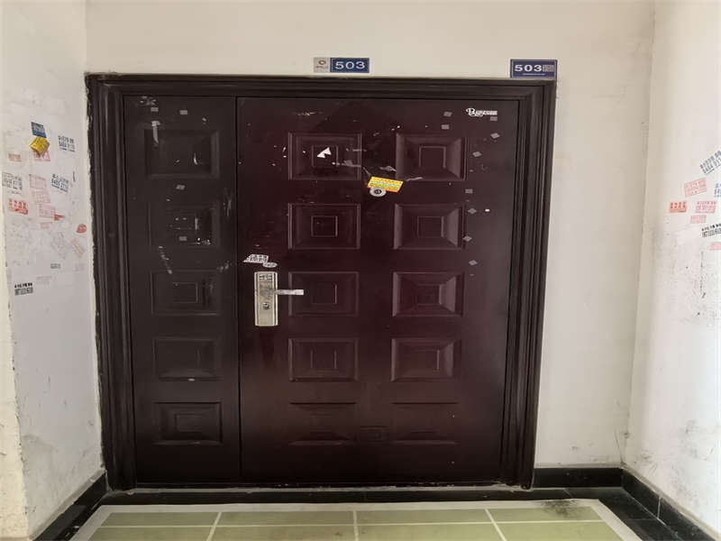 睿智園小區(qū)法拍房1、2棟503房