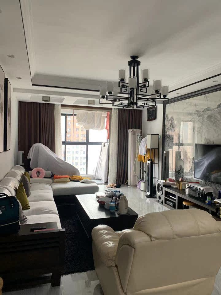 三一街區(qū)法拍房二期10、11棟2102號(hào)