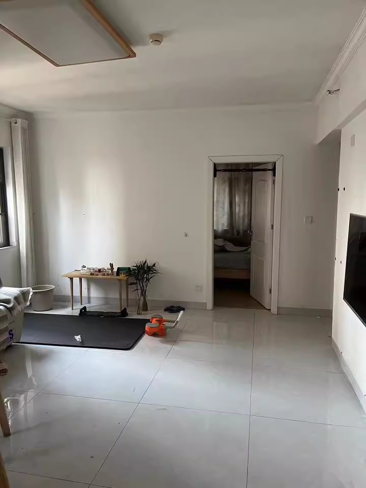 新長(zhǎng)海廣場(chǎng)（新長(zhǎng)海中心）法拍房C、D棟2111（實(shí)勘為D棟）