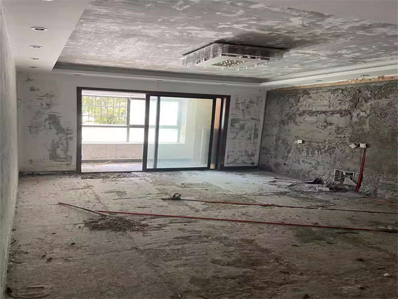 三一街區(qū)法拍房一期2、3棟105號