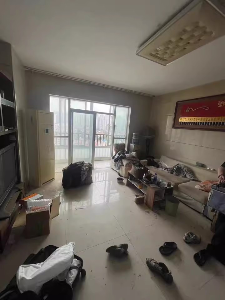 香海西岸法拍房B08、09棟2001房