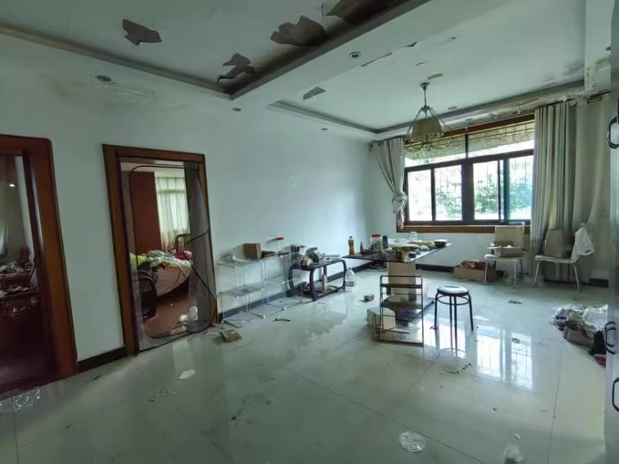 河西望城坡商貿(mào)城（望城坡經(jīng)濟(jì)開發(fā)區(qū)）法拍房B-10棟1-2縫(商貿(mào)城20棟)第1-2縫(5 層)501號(hào)