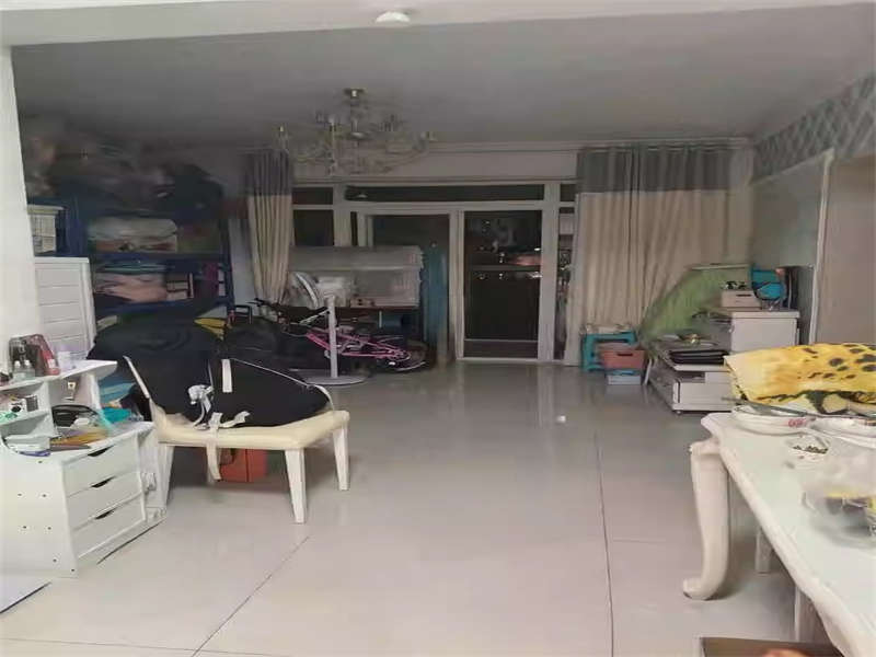 麓谷E家人（麓谷產業(yè)基地E家人）法拍房B,C棟1202房及其室內物品